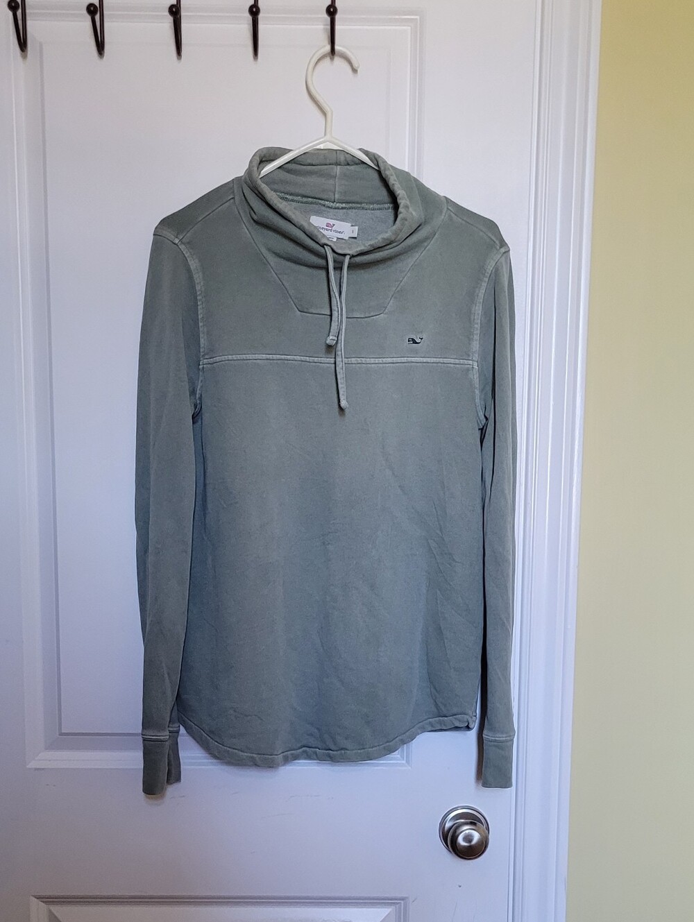 Vineyard Vines sweatshirt sweat shirt sweater distressed green pullover top